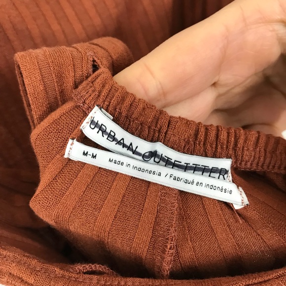 Urban Outfitters Lita Ribbed Knit Apron Jumpsuit - Picture 7 of 8